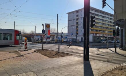 ÖPNV-Beschleunigung und verbesserte Radverkehrsführung — Kreuzung Auf’m Hennekamp/Himmelgeister Straße/Kopernikusstraße