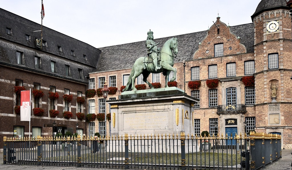 Weiterhin Maskenpflicht in städtischen Gebäuden und Kulturinstituten