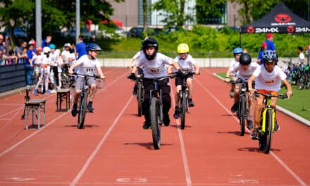 Viele glückliche Gesichter beim Petit Départ in Oberkassel