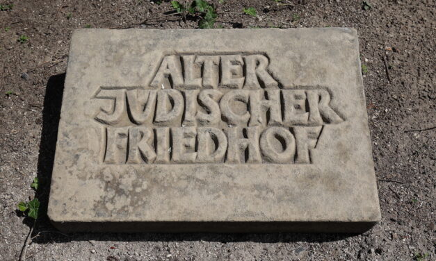 Jüdischer Friedhof in Kaiserswerth erhält neue Infotafeln