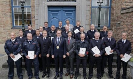 18 Feuerwehrleute im Rathaus ausgezeichnet