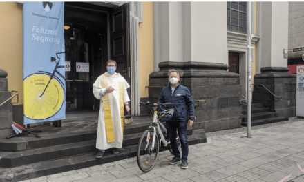 Erst Fahrradsegnung, dann gemeinsame Radtour