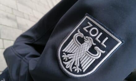 Große Kontrollaktion des Zolls am Düsseldorfer Flughafen