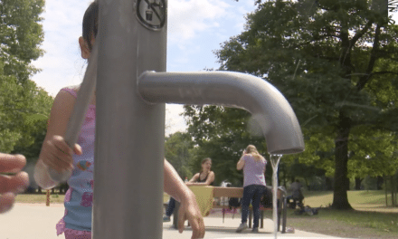 Nach der Reparatur heißt es wieder “Wasser marsch!” auf dem Wasserspielplatz im Volksgarten