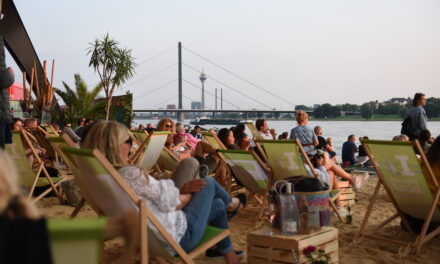 Sommerfeeling mit Strandatmosphäre im Kino Beach Düsseldorf