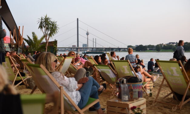Sommerfeeling mit Strandatmosphäre im Kino Beach Düsseldorf