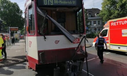 Zwei schwere Verkehrsunfälle mit Straßenbahnen