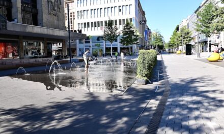 Wasserspiele auf der Schadowstraße sind wieder angestellt
