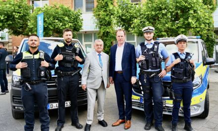 OB Dr. Keller und NRW-Innenminister Reul eröffnen Gemeinsame Anlaufstelle von Stadt und Polizei