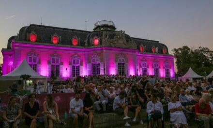 10.000 Besucher beim Lichterfest auf Schloß Benrath