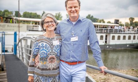 Familienunternehmer feiern Sommerfest auf dem Rhein