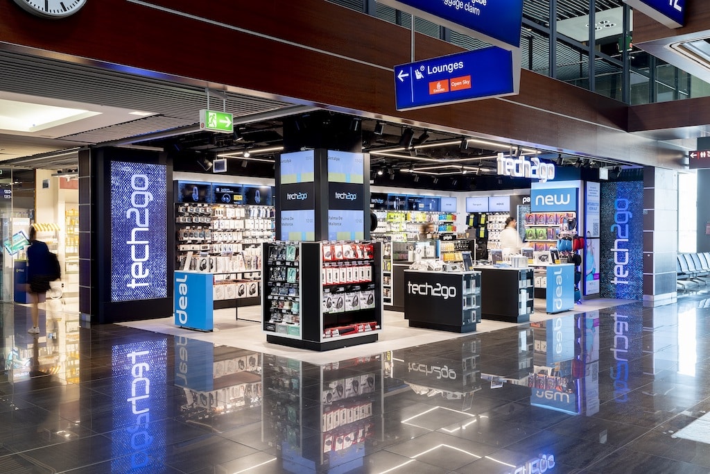 Tech2go Sign Eröffnung zwei weiterer Tech2go-Stores am Flughafen Düsseldorf ...