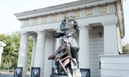 Schumann-Denkmal “A Danse À Deux” enthüllt