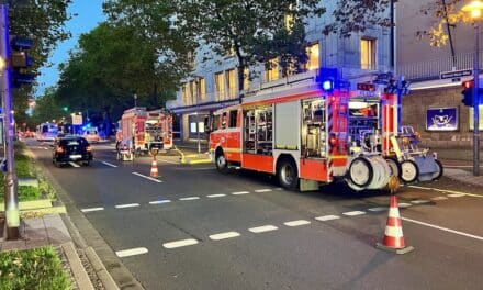 Dachstuhlbrand in Düsseldorf-Stadtmitte