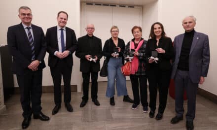 Ehrung für Düsseldorfer Schiedsleute im Rathaus