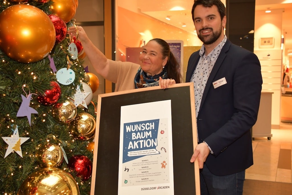 Jeder kann bei der großen Wunschbaum-Aktion der Düsseldorf Arcaden und Sterntaler Düsseldorf mitmachen und Kindern in Not ein schönes Weihnachtsfest bereiten. (Bild: Düsseldorf Arcaden)