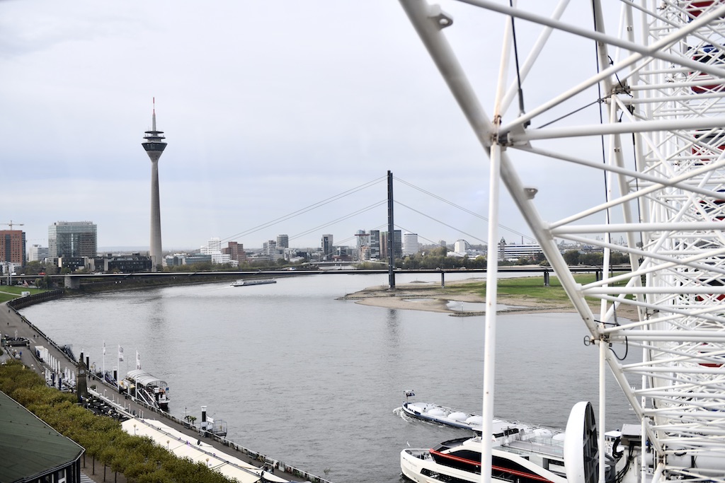 Blick aus dem Riesenrad auf Düsseldorf Foto: LOKALBÜRO