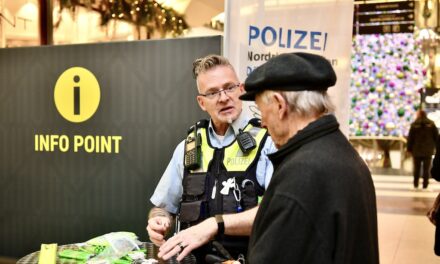 Düsseldorfer Polizei und Verbraucherzentrale beraten