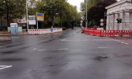 Vollsperrung der Maximilian-Weyhe-Allee am Sonntag