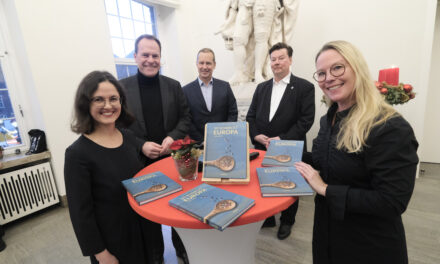 Kulinarische Reise durch Europa — Buchpräsentation “So schmeckt Europa in Düsseldorf” im Rathaus