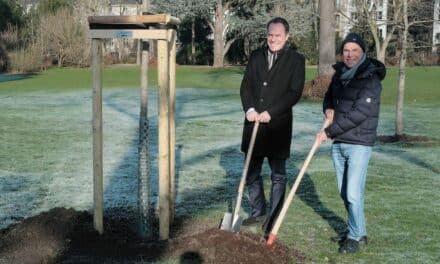 “alltours” spendet neue Bäume für den Düsseldorfer Hofgarten