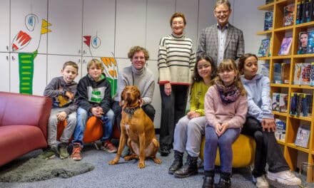 Leseförderung mit Therapiehund in der Stadtbücherei Wersten