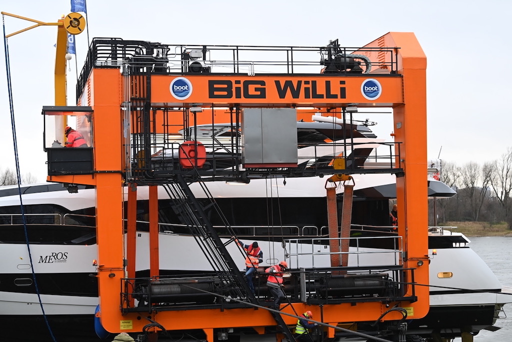 Ship Launch With Big Willi The Boat Lift 100 Tonne Yacht, 53% OFF