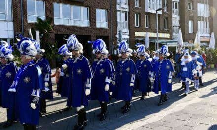 Prinzengarde Blau-Weiss eröffnete ihr Feldlager