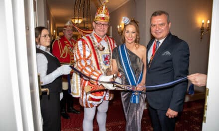 Einzug des Prinzenpaares Prinz Dirk II. und Venetia Uåsa in die Hofburg