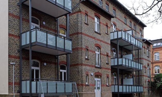 SWD lässt altehrwürdiges Haus in der Flurstraße in neuem Glanz erstrahlen