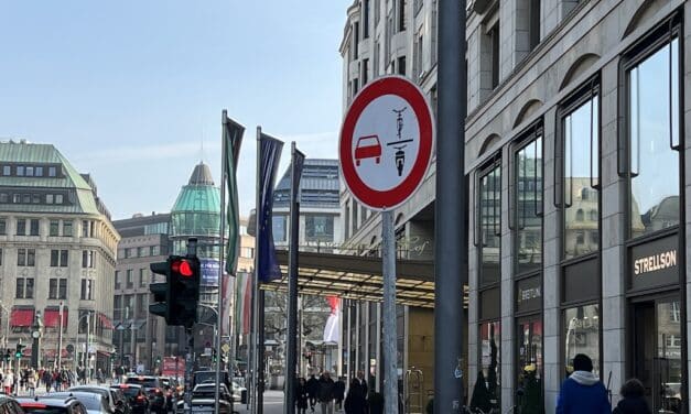 Neue Beschilderung an der Theodor-Körner-Straße