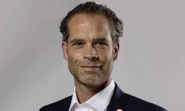 Niki Mondt bleibt langfristig Sportdirektor bei der DEG