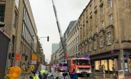 Mehrere Dutzend Anrufer melden Feuer in der Nähe der Königsallee