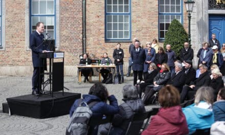 2.633 Namen anlässlich des Gedenktages “Jom HaShoah” auf dem Marktplatz verlesen