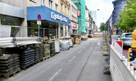 Die Netzgesellschaft Düsseldorf beschleunigt ihre Arbeiten durch Nachtarbeit auf der Friedrichstraße