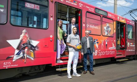 Finals-Straßenbahn U79 verbindet Düsseldorf und Duisburg