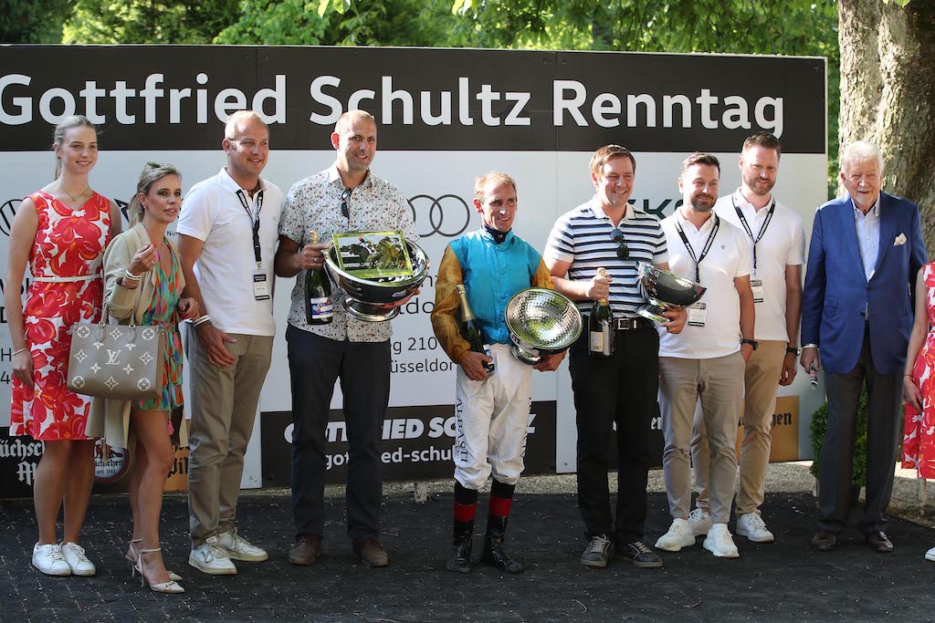 Best HD Pictures about  Gottfried Schultz Dsseldorf  with No AI Images
