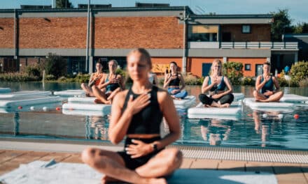 Aqua-Yoga – die Sommer-Edition im Strandbad Lörick