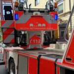 Zimmerbrand im Dachgeschoss — zeitaufwendiger Einsatz für die Feuerwehr Düsseldorf