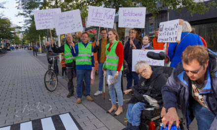 Demo auf der Schadowstraße fordert Veränderungen für Fußgänger und Radfahrer