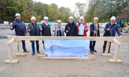Richtfest für den Neubau der Gemeinschaftshauptschule Bernburger Straße