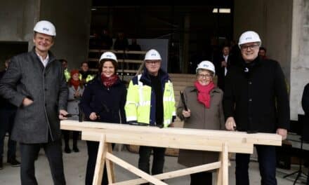 Richtfest für die neue Dreifachsporthalle des Annette-von-Droste-Hülshoff-Gymnasium