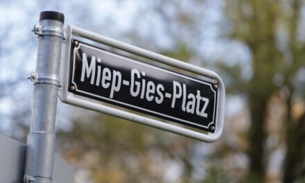 Umbenennung des Sonnenplatzes in Miep-Gies-Platz