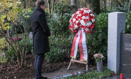 Kranzniederlegung zum 20. Todestag von Aloys Odenthal