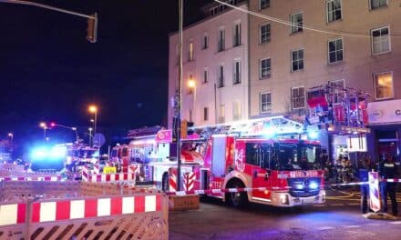 Großeinsatz der Feuerwehr in Düsseldorf: Brand im Blumenladen erfolgreich gelöscht