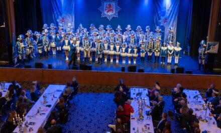“Prinzengarde Blau Weiß: Glanzvoller General Corps Appell im Maritim Hotel Düsseldorf”