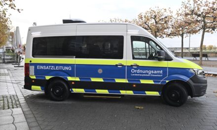 Ordnungsamt Düsseldorf stärkt Sicherheit mit neuem Einsatzleitwagen