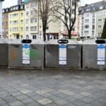 Entsorgung von Altglas- und Papiercontainern im Stadtgebiet während der Feiertage