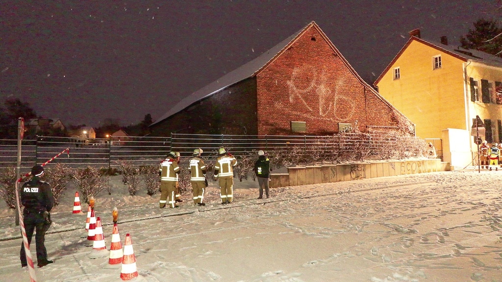 Folgemeldung: Einsturzgefährdetes Gebäude muss aufwendig abgestützt werden