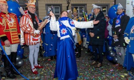 “Prinzengarde Blau-Weiss etabliert neues Düsseldorfer Brauchtum mit Feldlager”